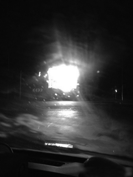 夜间LED显示屏晃了司机眼睛 相关部门监管有