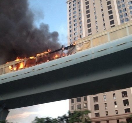 厦门公交车起火爆炸已造成至少20人遇难(图)