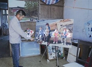温州50岁泥水匠自学绘画成才 公园开个人“画展”