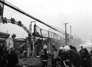 杭州一场火吞掉十多家店 安全通道违停致救援难