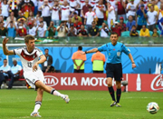世界杯德国狂虐葡萄牙4球 温州一球迷吸毒庆祝被拘