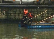 念慈桥水域有一男子落水 救援人员成功救起男子