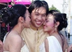 泰男子与双胞姐妹结婚