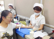 复旦女生患白血病急需血小板 一天内307人报名献血