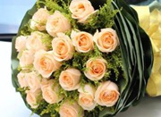 七夕鲜花预订价格上涨一两倍 进口玫瑰和小清新花束走俏