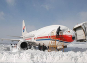 航空公司大雪天竟挖错飞机 